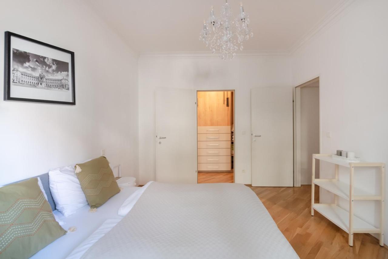 Absolute Ruhelage Im Zentrum Mit Parkplatz Appartement Wenen Buitenkant foto