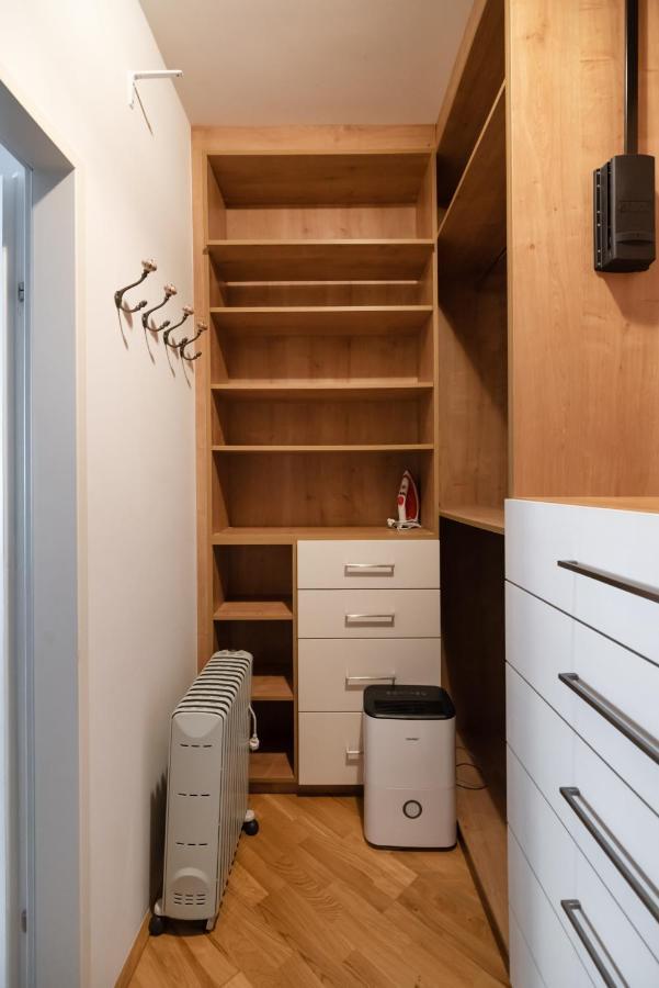 Absolute Ruhelage Im Zentrum Mit Parkplatz Appartement Wenen Buitenkant foto