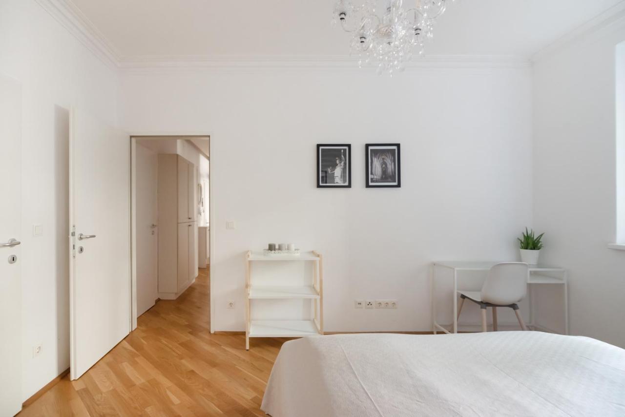 Absolute Ruhelage Im Zentrum Mit Parkplatz Appartement Wenen Buitenkant foto