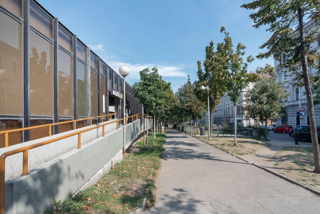 Absolute Ruhelage Im Zentrum Mit Parkplatz Appartement Wenen Buitenkant foto